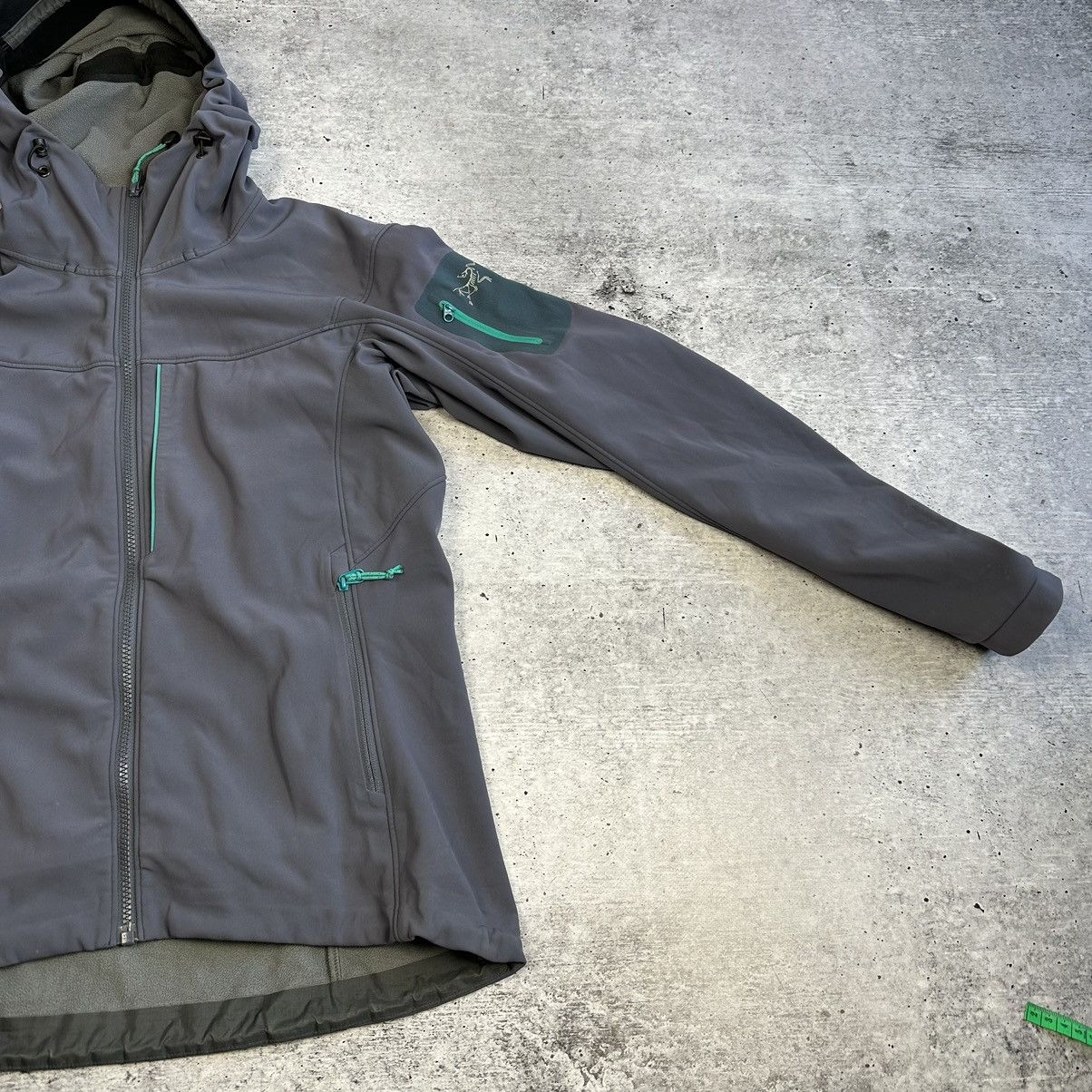 Arc'teryx × Vintage Arc'teryx Soft Shell Hooded Jacket Women's Size M Size M / US 6-8 / IT 42-44 - 6 Thumbnail