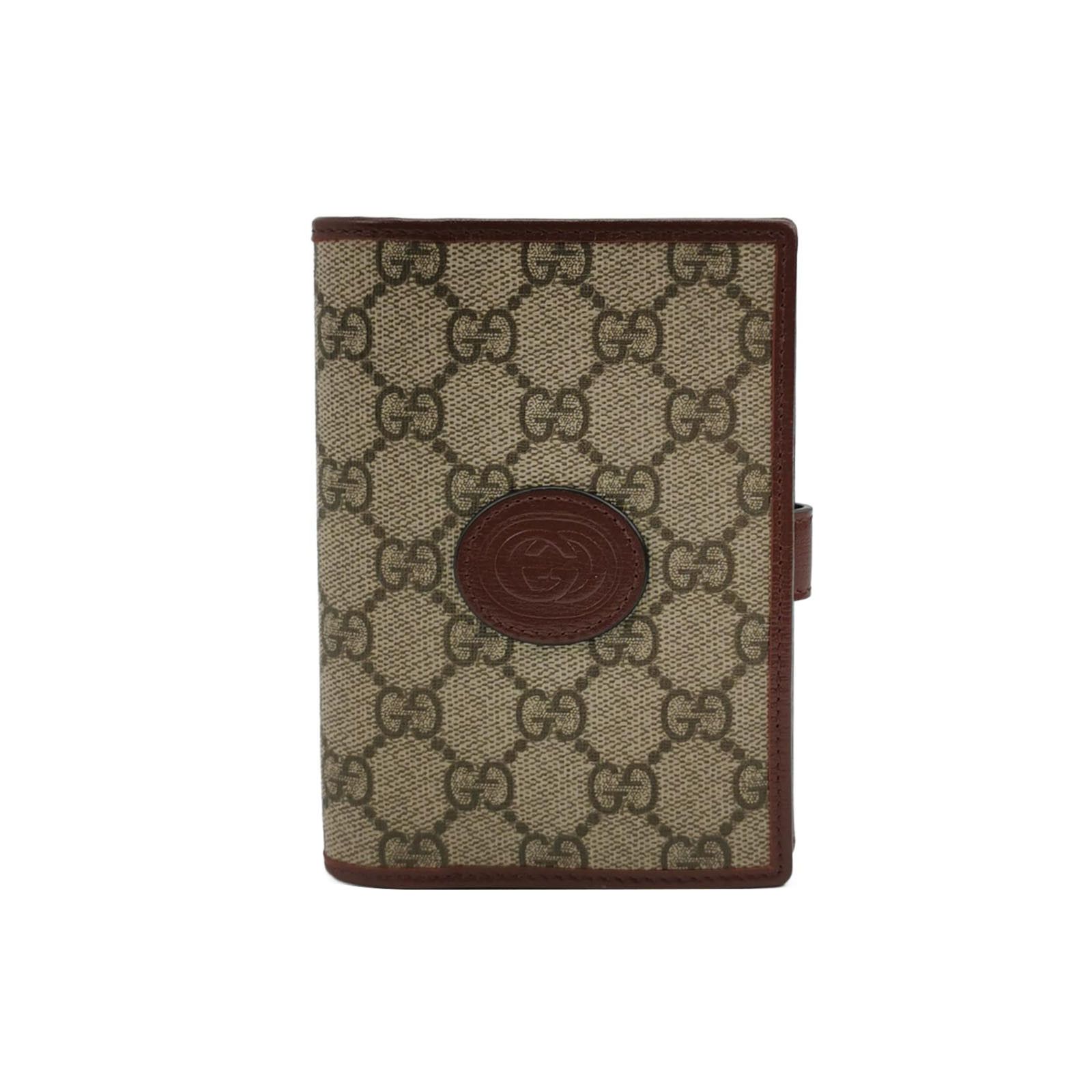 Gucci GUCCI Courrier GG Supreme UFO Passport Case $450 NWT | Grailed