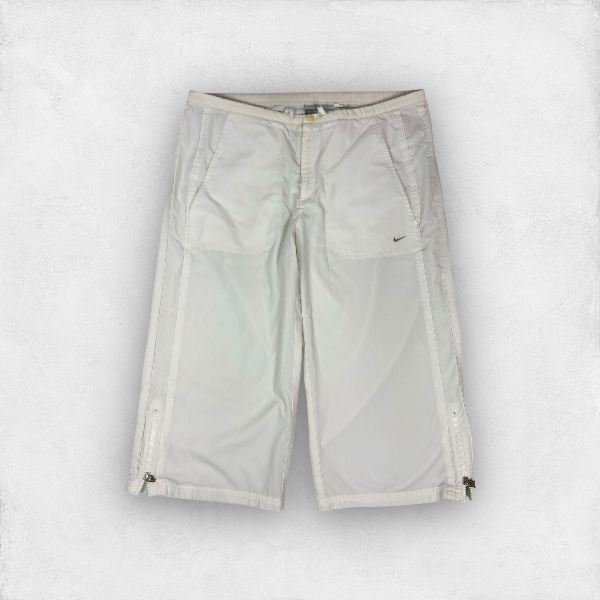 Nike Men's White Swoosh Pockets Athletic Sports Shorts Large