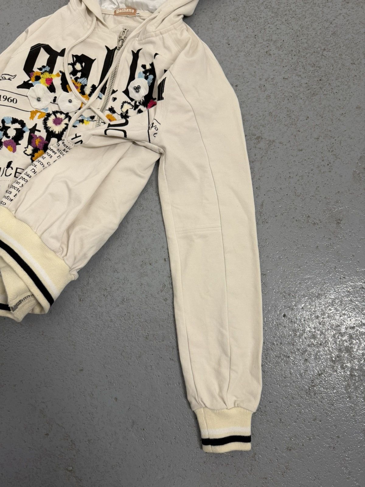 John Galliano Vintage John Galliano Abstract Flowers x Gazette Zip Hoodie Size XS / US 0-2 / IT 36-38 - 6 Thumbnail