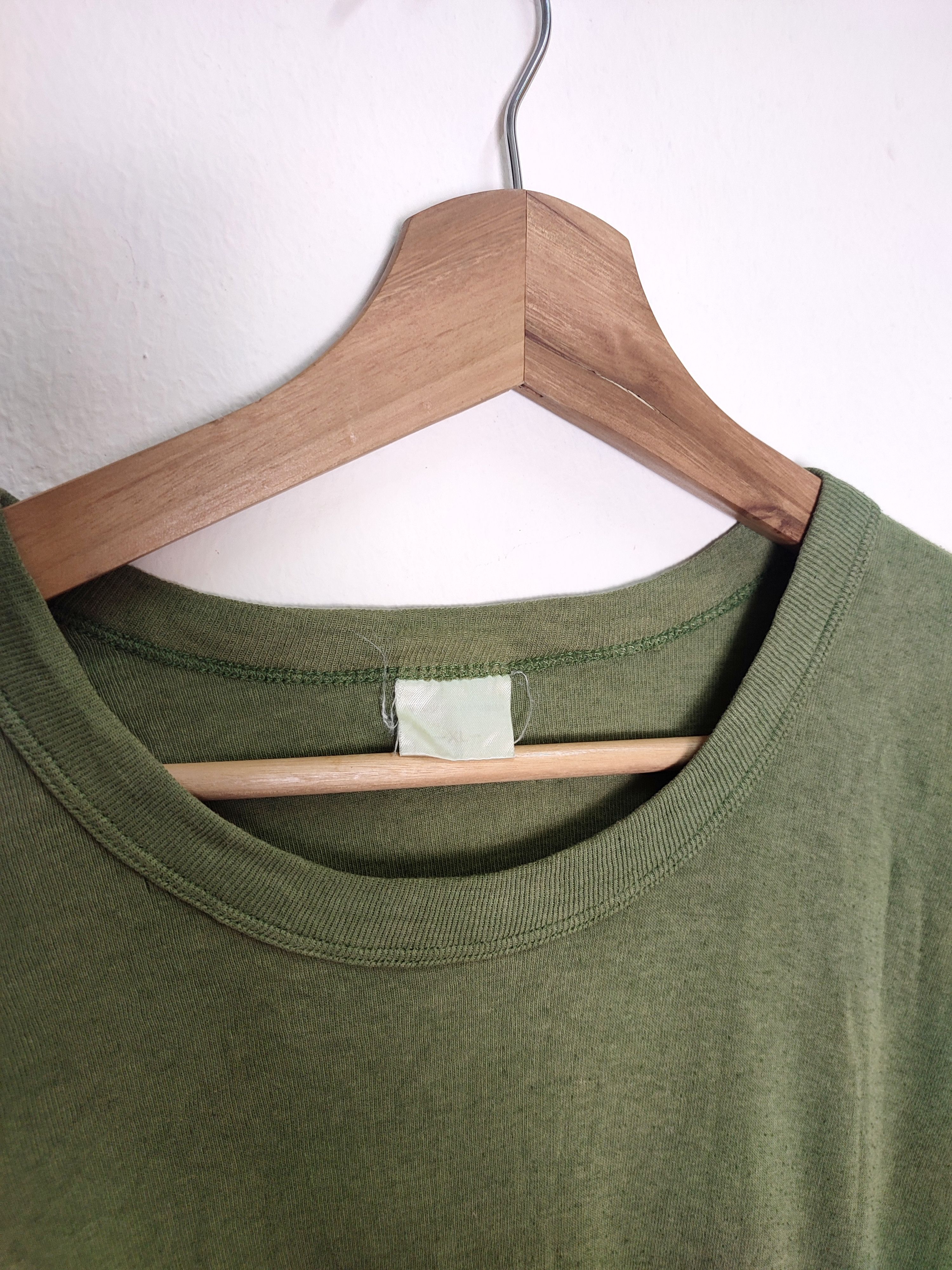 Vintage Vintage Army Green Plain Tees Size US M / EU 48-50 / 2 - 5 Thumbnail
