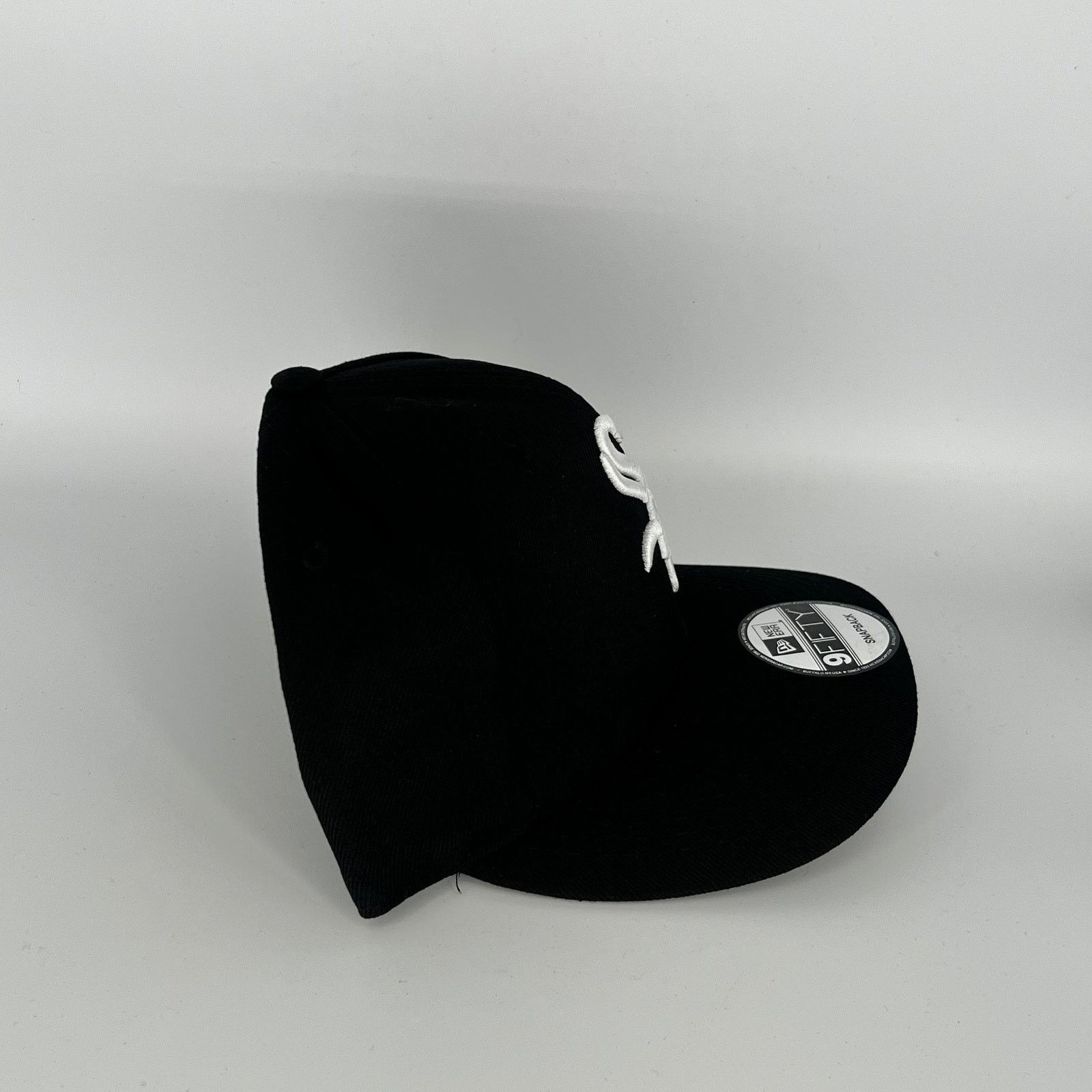New Era Black Chicago White Sox With Black Love Symbol New Era MLB Size ONE SIZE - 3 Thumbnail