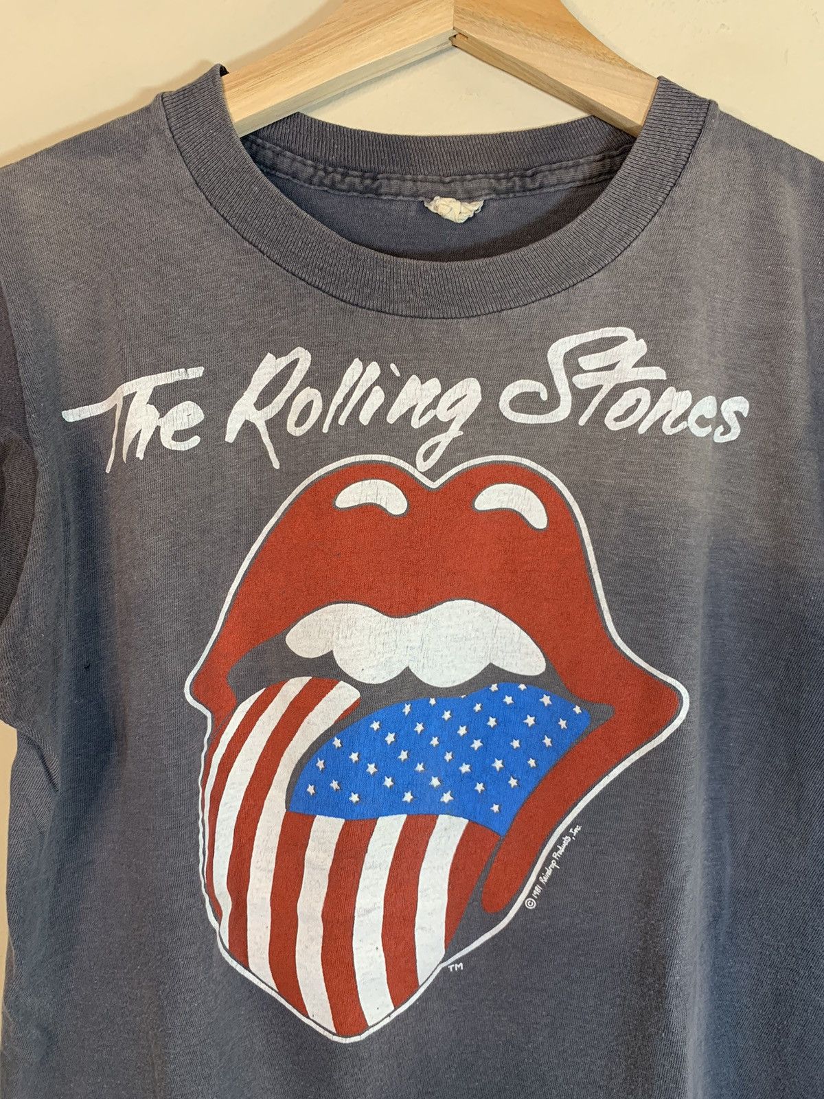 Band Tees × The Rolling Stones × Vintage *RARE* Vintage 1981 Rolling Stones Tour Single Stitch Shirt Size US XS / EU 42 / 0 - 3 Thumbnail