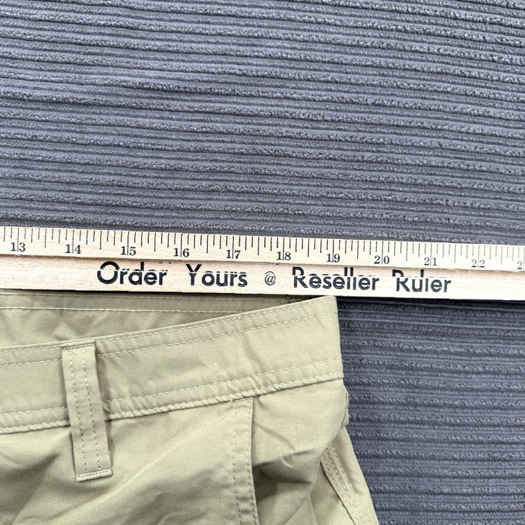 Vintage Magellan Cargo Shorts Men 36 Brown Polyester Water Repellent Casual Cargo Pocket Modern Regular Mens Size US 36 / EU 52 - 4 Thumbnail