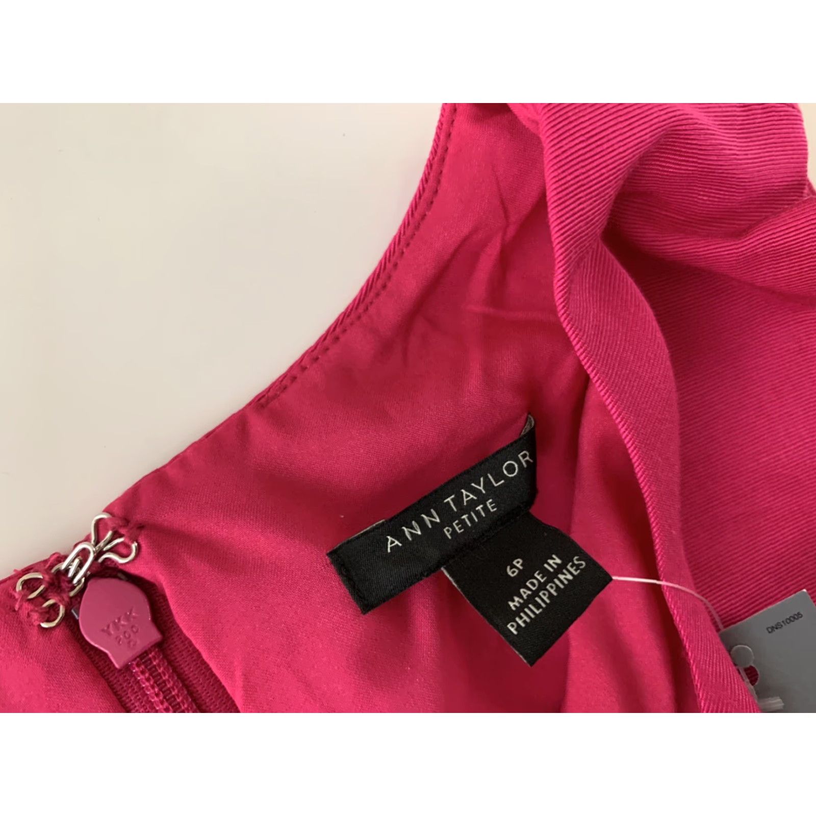 Ann Taylor VINTAGE Ann Taylor Sleeveless Dress - Women's Solid Hot Pink Knee Length 6P Petite Size M / US 6-8 / IT 42-44 - 3 Thumbnail