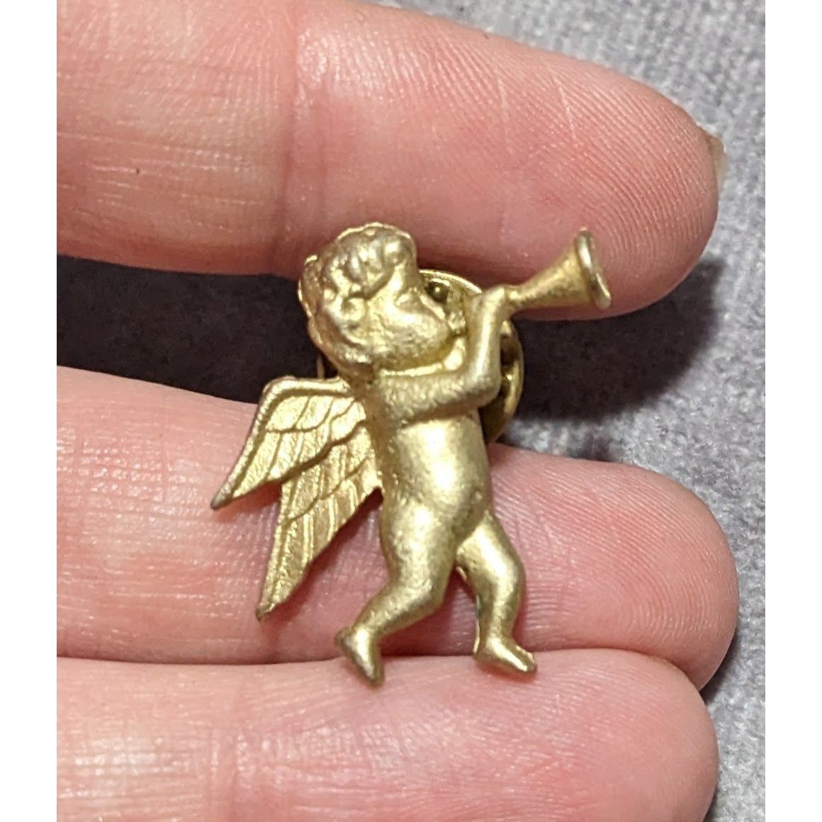 Other Vintage Gold Tone Trumpeting Cherub Lapel Pin Size ONE SIZE - 5 Thumbnail