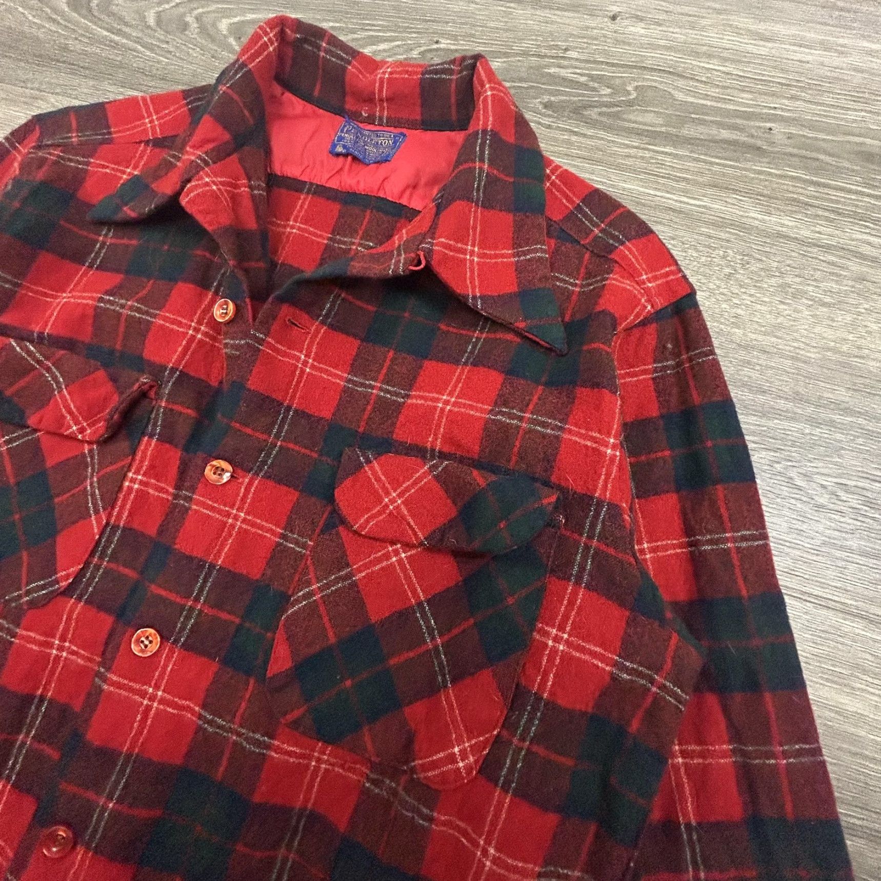 Pendleton VINTAGE Pendleton Board Shirt Mens Large 60s Buffalo Wool Flannel Loop Collar Red Plaid Shirt Mens L Wool 60s Size US L / EU 52-54 / 3 - 3 Thumbnail