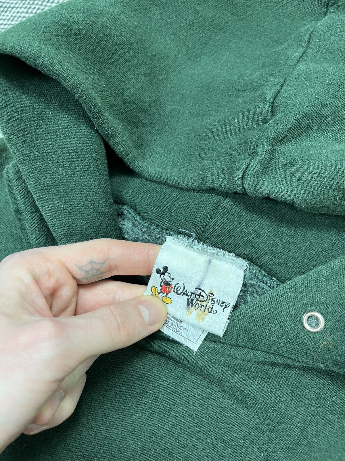 Disney × Vintage 90s Winnie The Pooh Disney world boxy hoodie distressed Size US XL / EU 56 / 4 - 5 Thumbnail