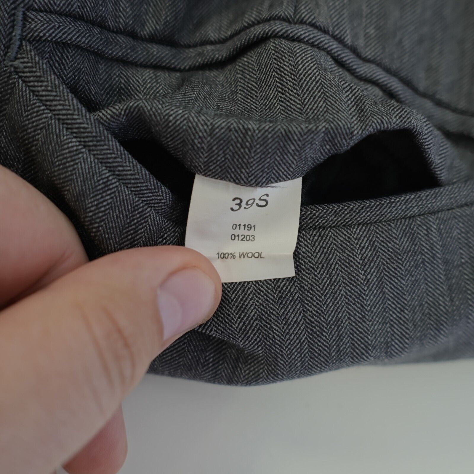 Jos. A. Bank Jos A Bank Wool Gray Herringbone Pleated Cuffed Mid Rise Dre Size 40S - 7 Thumbnail