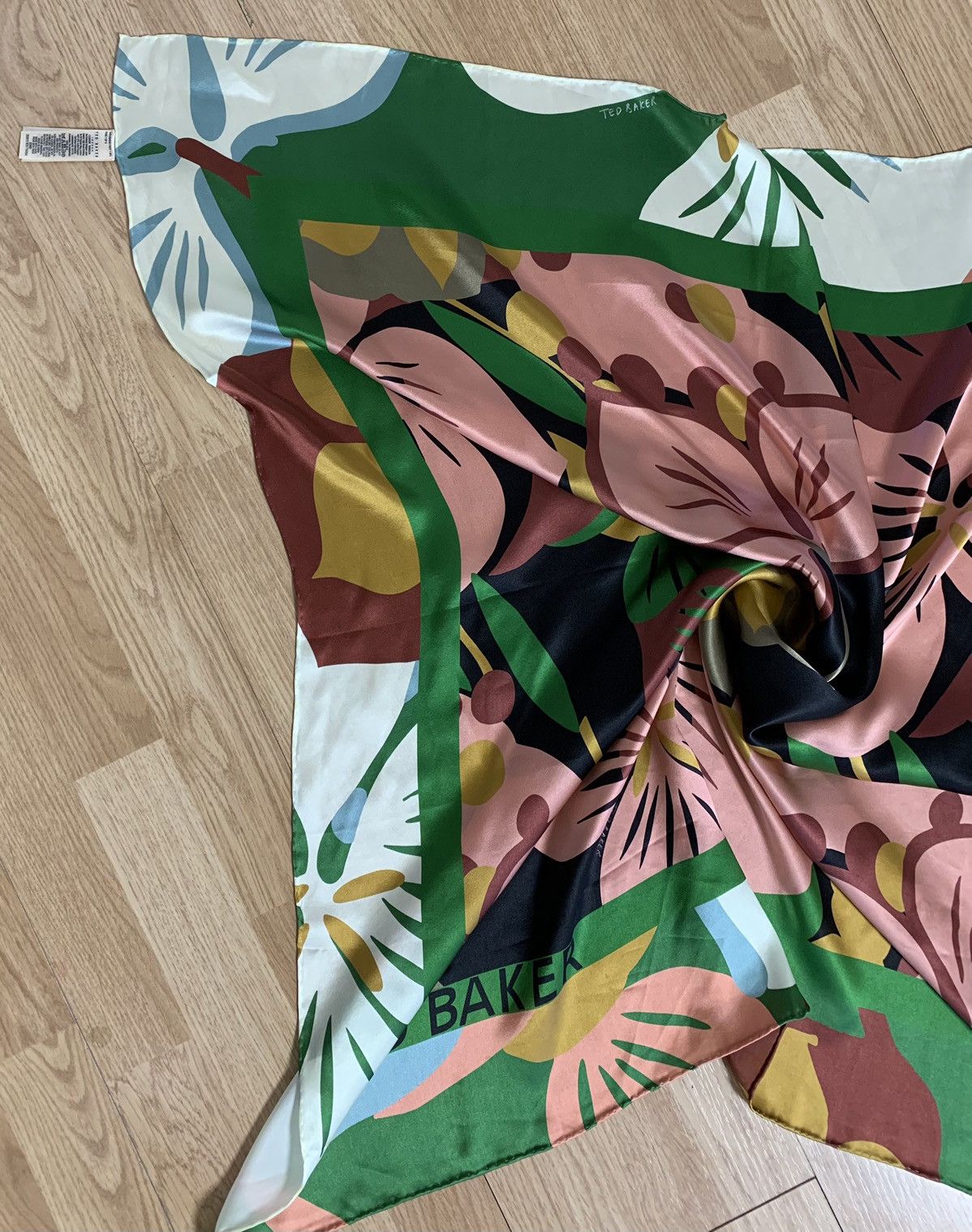 Ted Baker Ted baker flower silk flower Size ONE SIZE - 12 Thumbnail