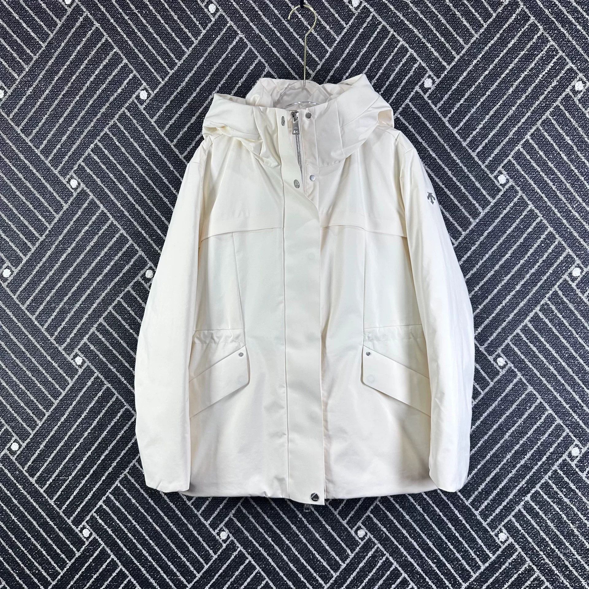 Descente Descente Parka Goose Down White Jacket Size US S / EU 44-46 / 1 - 1 Thumbnail