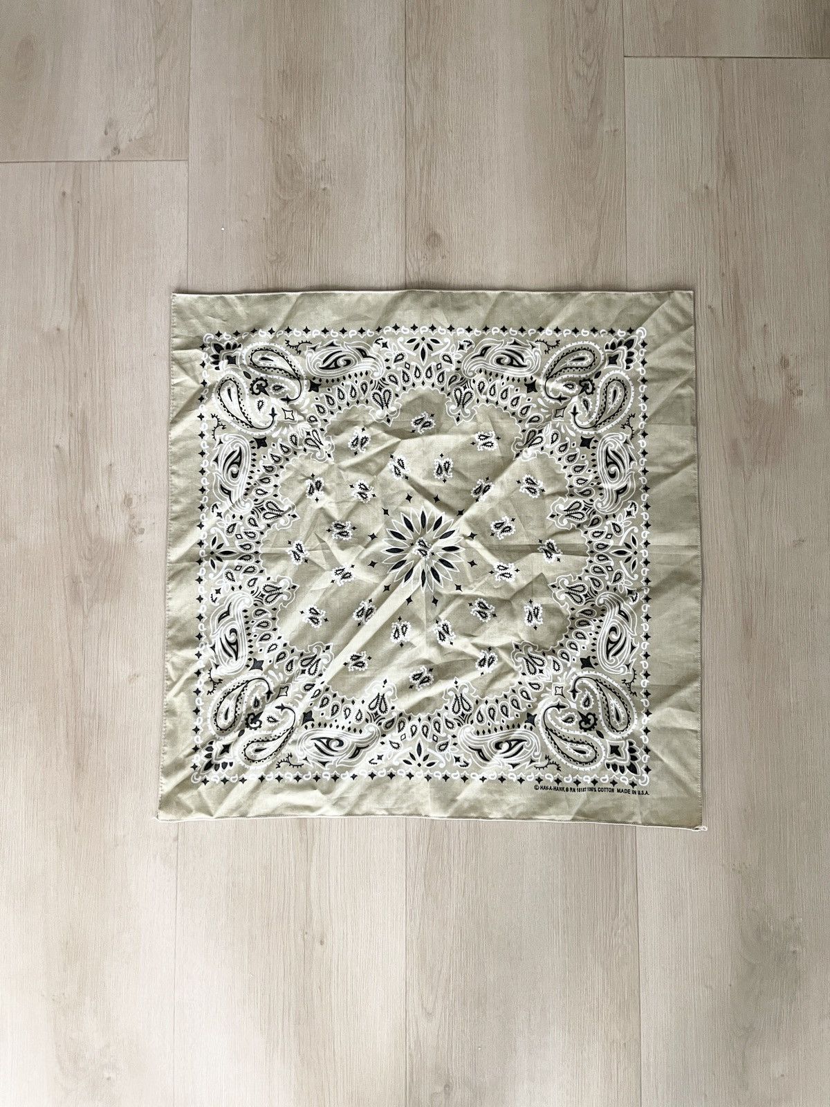 Other STEAL! 2000s Beige Tan Paisley Bandana Size ONE SIZE - 1 Thumbnail