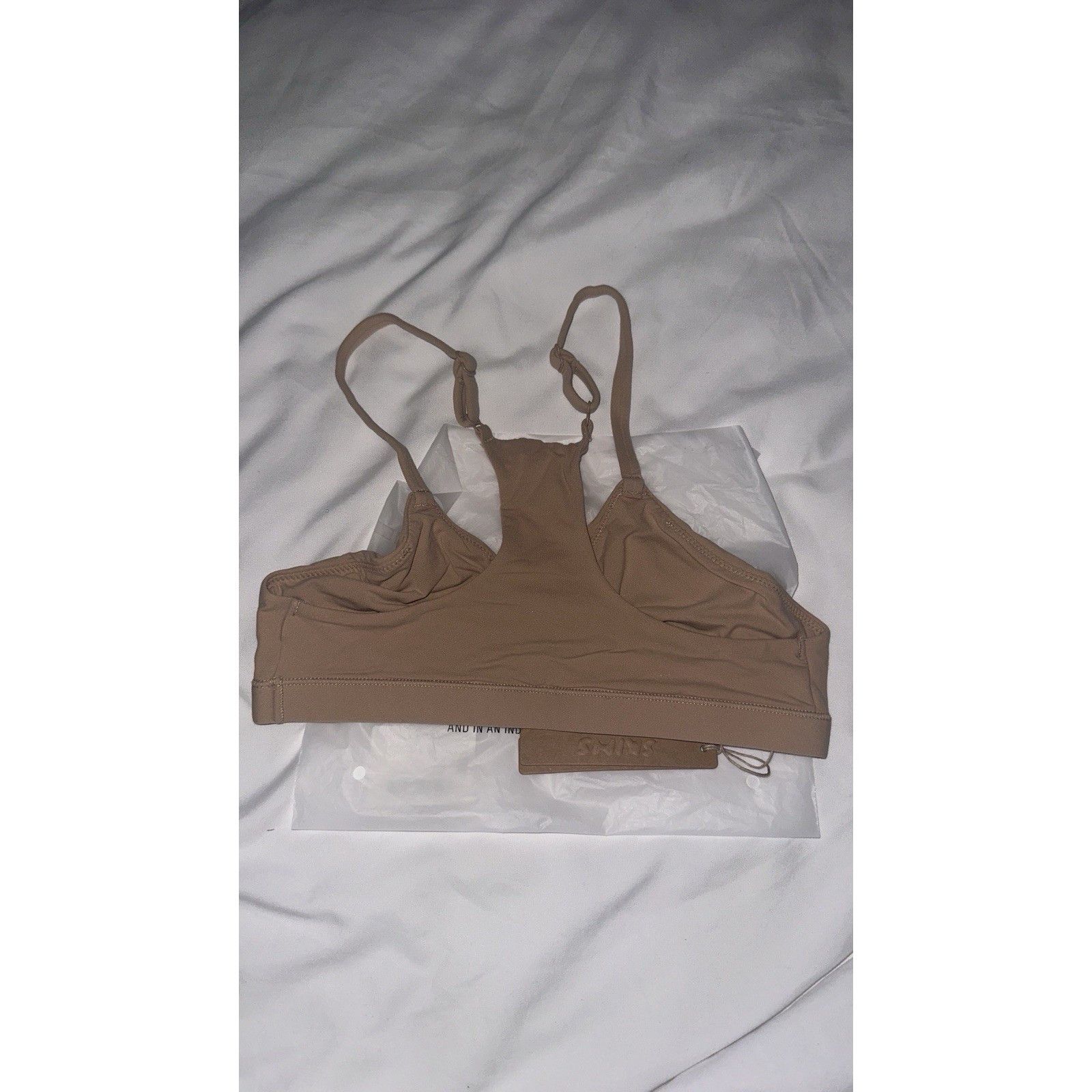 SKIMS NWT SKIMS FITS EVERYBODY RACERBACK PLUNGE BRALETTE Size ONE SIZE - 2 Thumbnail