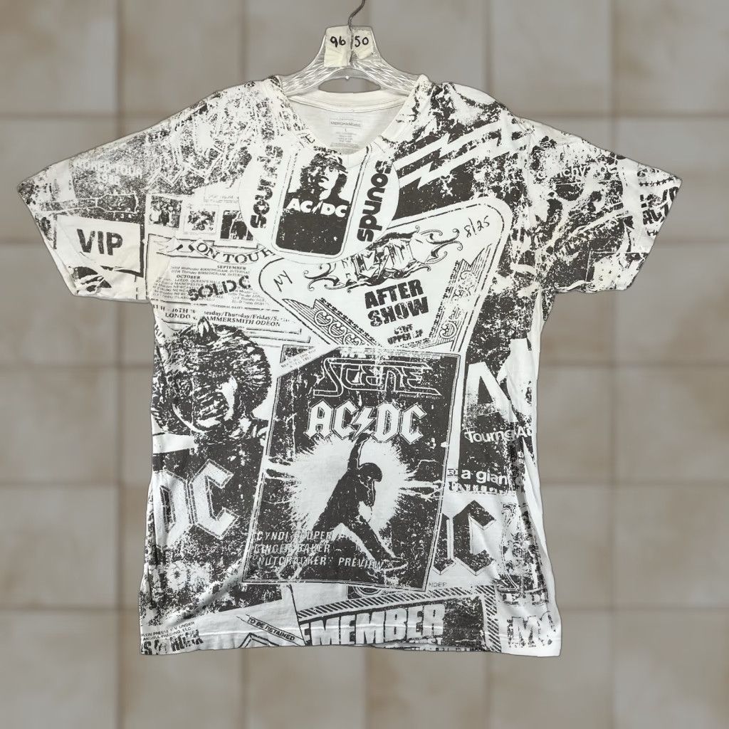 Vintage AC/DC T Shirt Mens Large Graphic Print V-Neck Short Sleeve Retro 70s 80s Music Beige Slim Fit Cotton 2020s Size US L / EU 52-54 / 3 - 1 Thumbnail