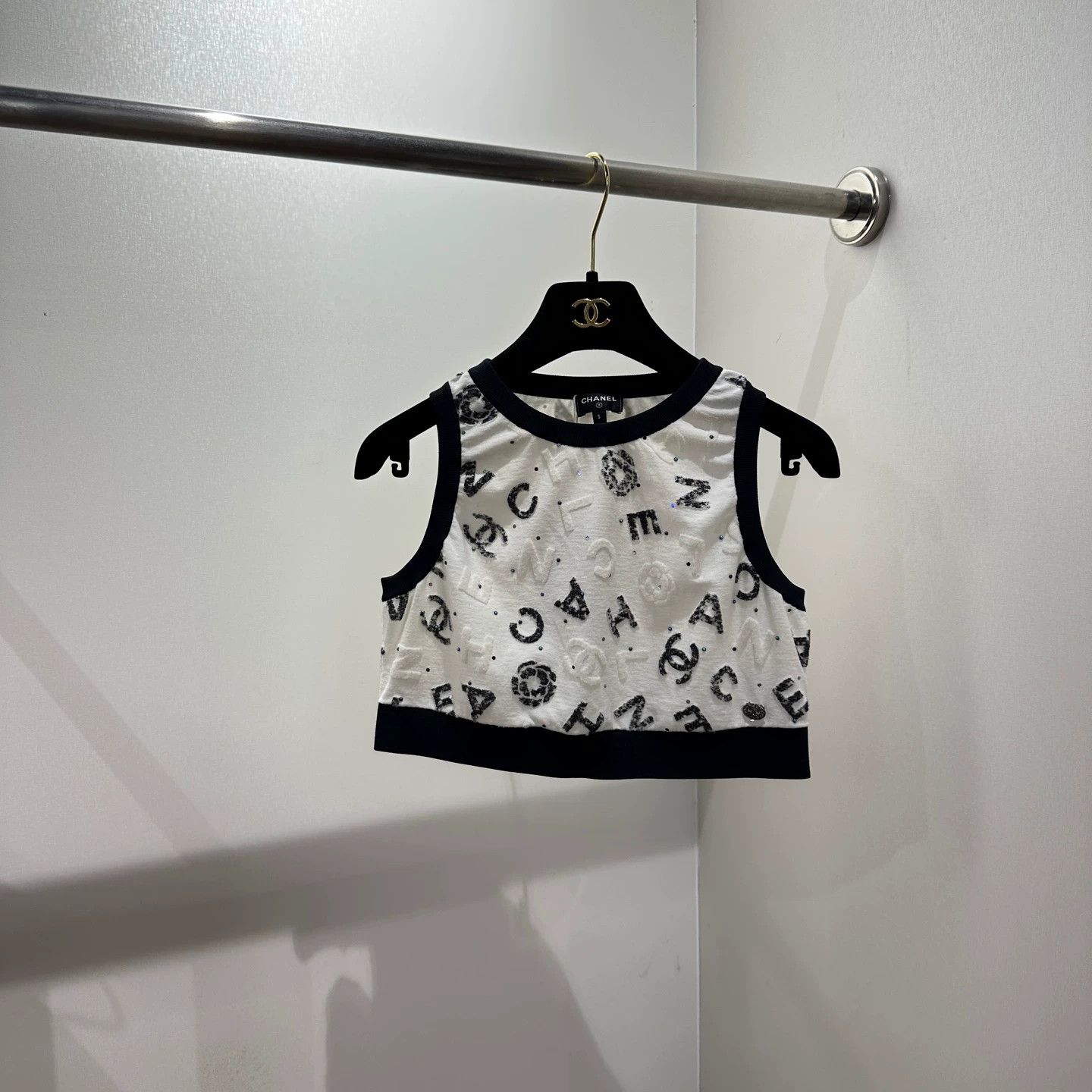 Chanel Chanel may144 Short Sequin Logo Embrd Cotton Tank S Size S / US 4 / IT 40 - 1 Thumbnail