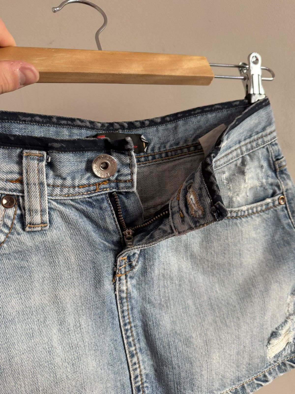 Diesel Diesel Low Rise Distressed Denim Mini Skirt Size 26" / US 2 / IT 38 - 6 Thumbnail