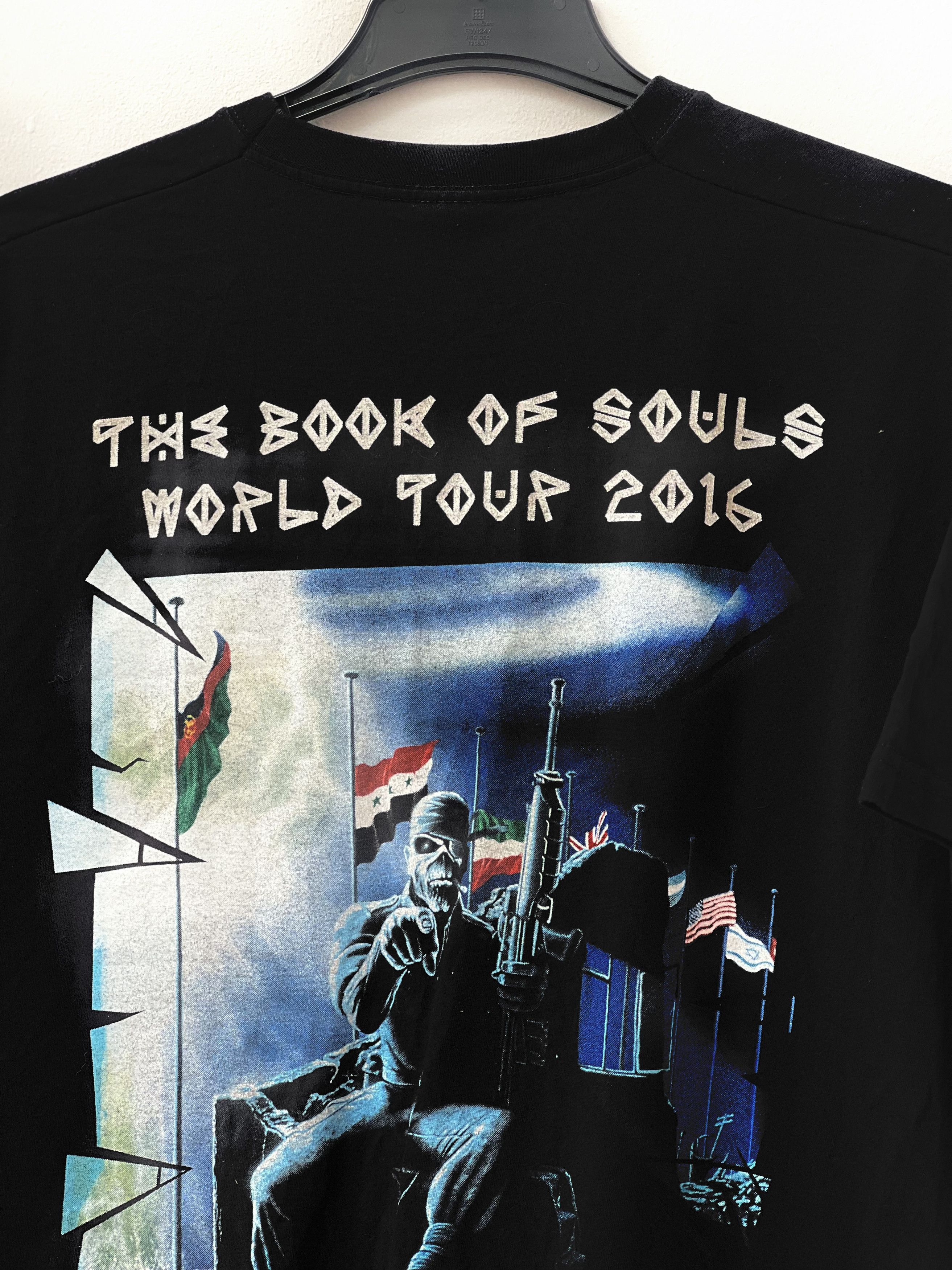 Band Tees × Fruit Of The Loom × Iron Maiden Fruit of The Loom x Iron Maiden vintage t-shirt Tour 2010 Size US XXL / EU 58 / 5 - 6 Thumbnail