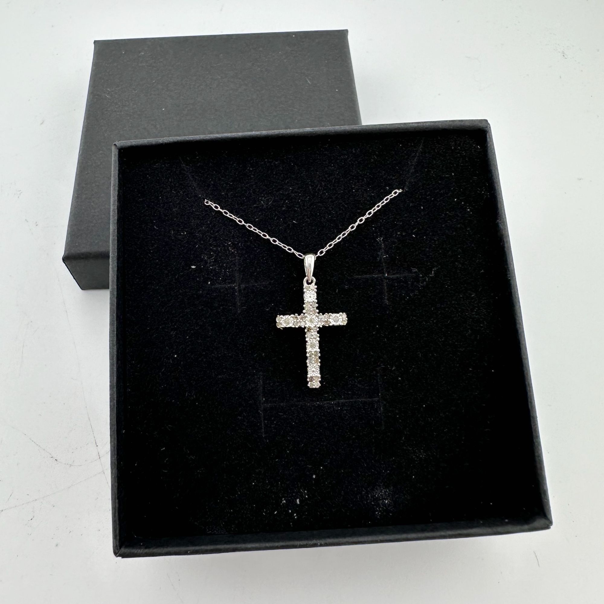 Other Beautiful Diamond Cross Necklace Size ONE SIZE - 11 Thumbnail
