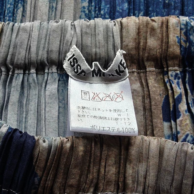 Issey Miyake Issey Miyake size:S The blue main line smudges and burns t Size 22" - 3 Thumbnail