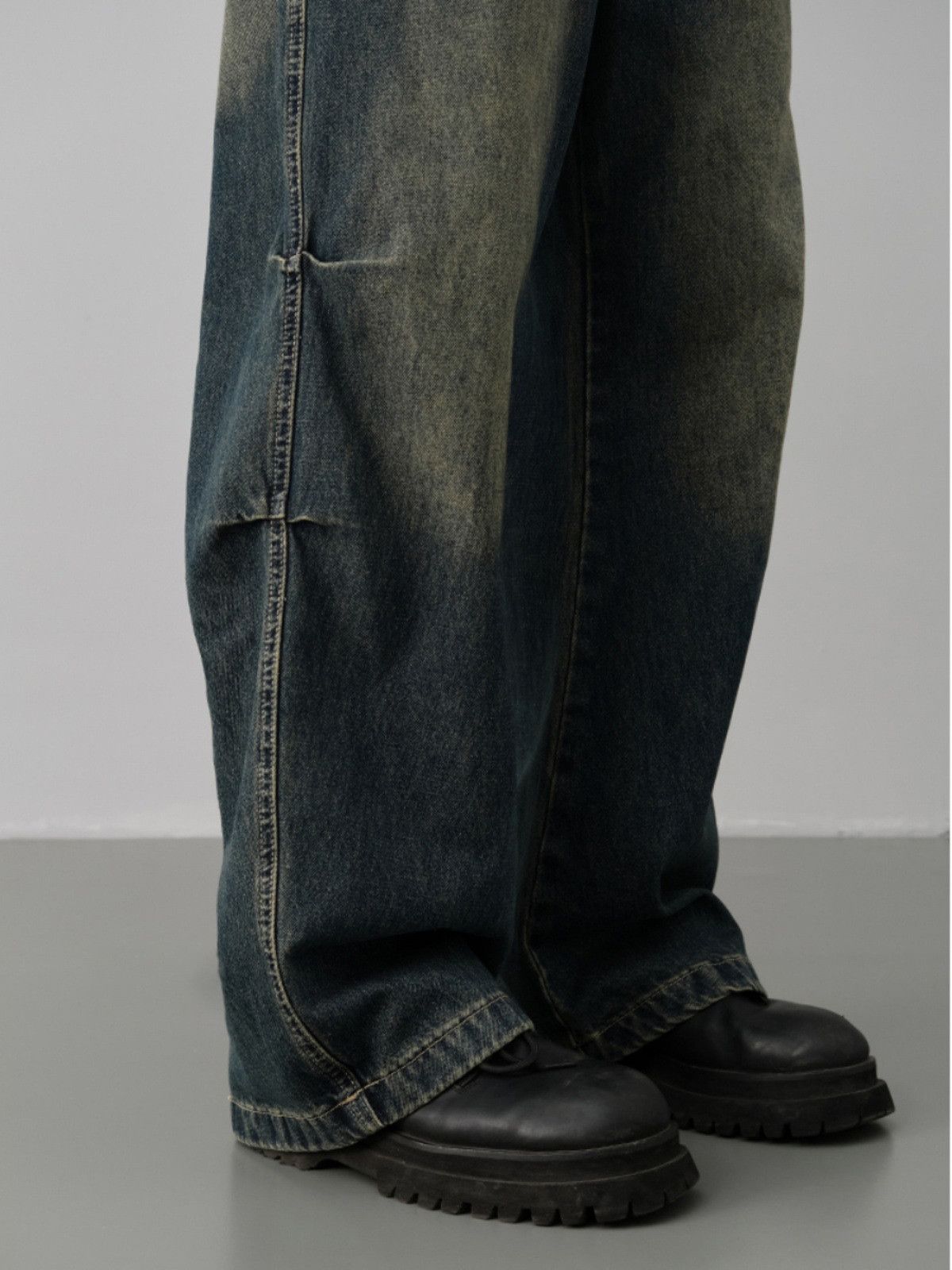 Japanese Brand American retro flared loose-fitting jeans for men Size US 32 / EU 48 - 4 Thumbnail