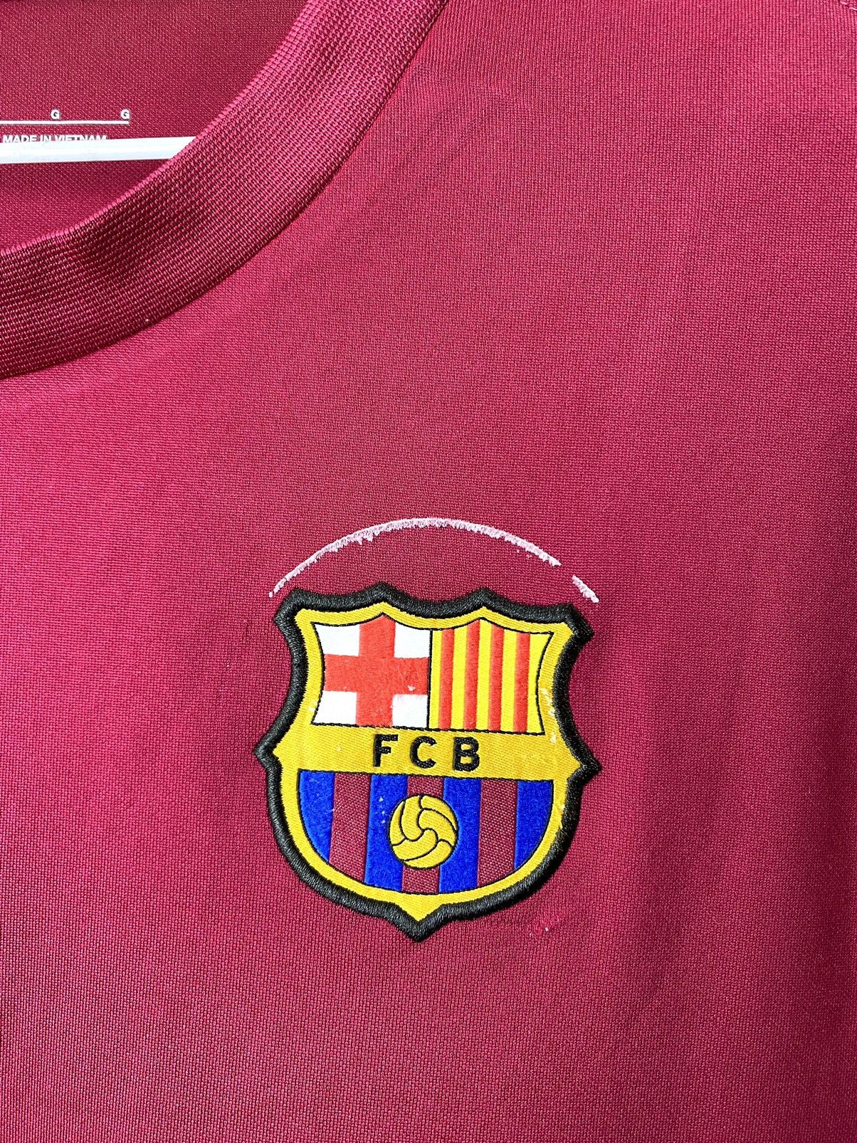 Nike Vintage Nike Barcelona Soccer Jersey T Shirt Size US L / EU 52-54 / 3 - 4 Thumbnail