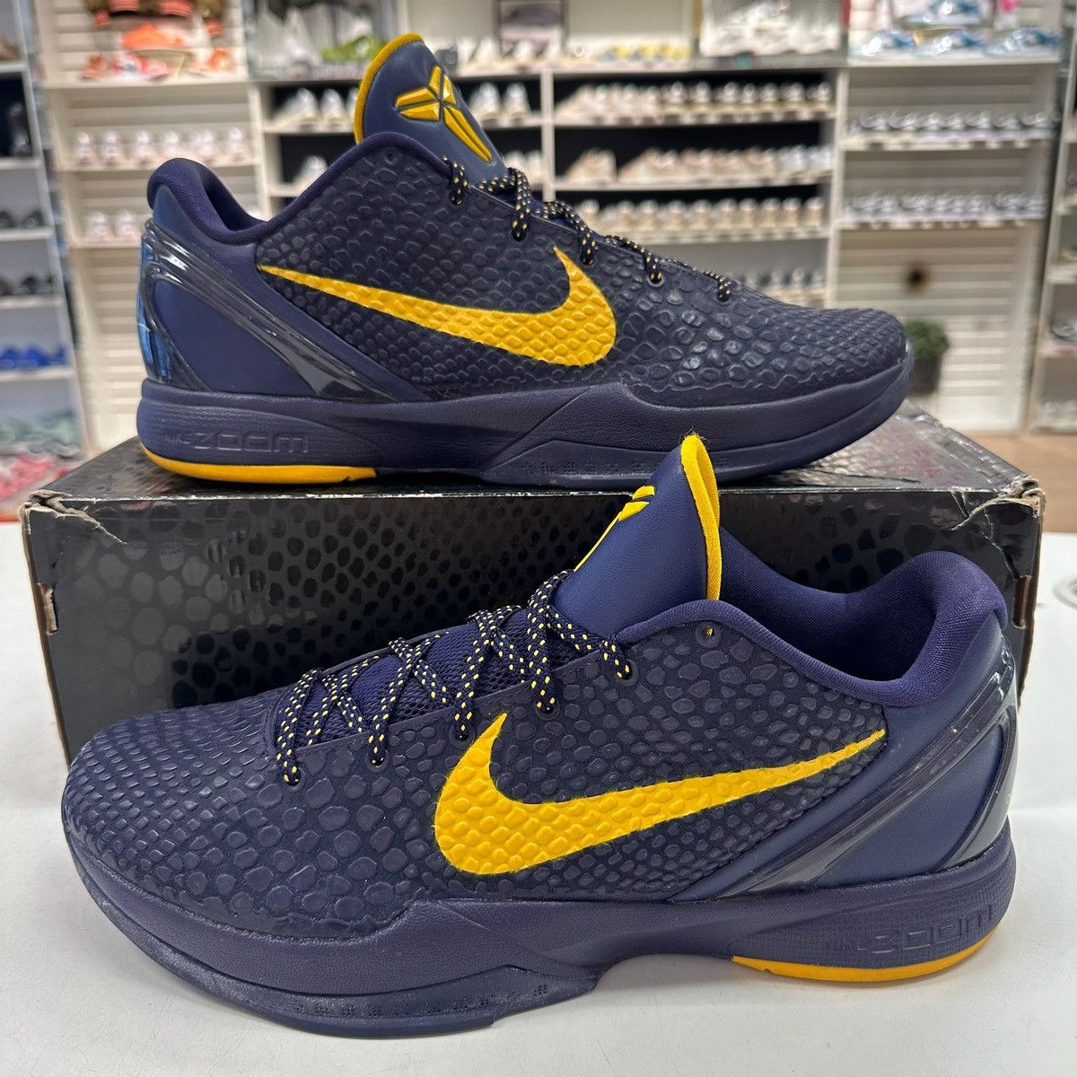 Nike Size 13 - Nike Zoom Kobe 6 VI Imperial Purple Size US 13 / EU 46 - 1 Thumbnail