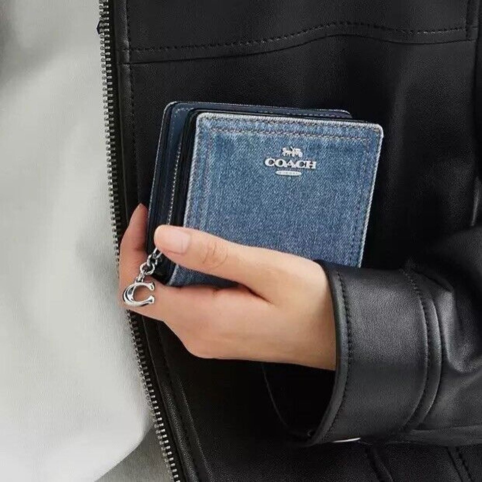 Coach NWT Coach CAP07 Snap Wallet In denim/Silver/Indigo Size ONE SIZE - 10 Thumbnail