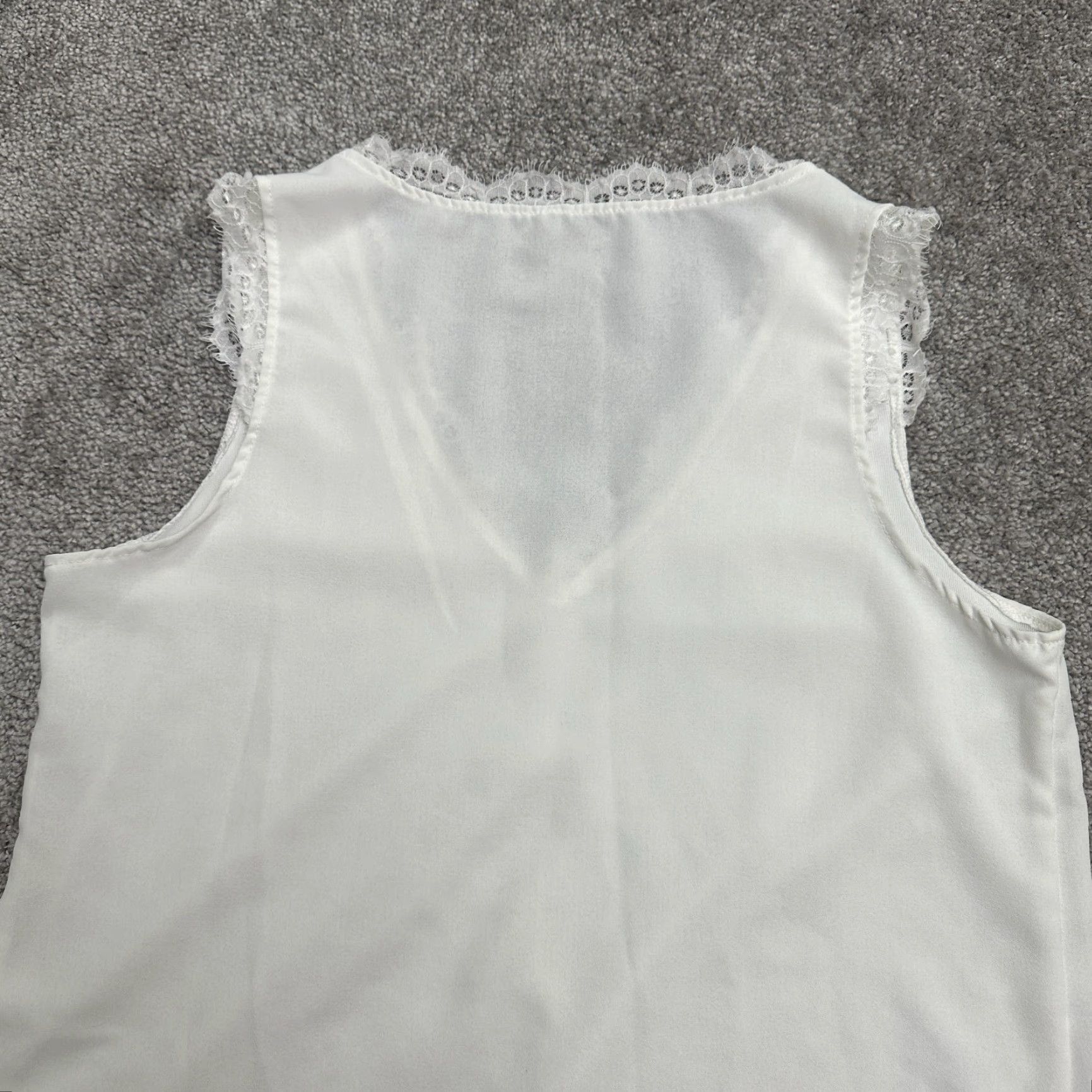 Vintage Unbranded Tank Top Blouse Womens Small White V-Neck Sleeveless Lace Trim Casual Size S / US 4 / IT 40 - 3 Thumbnail
