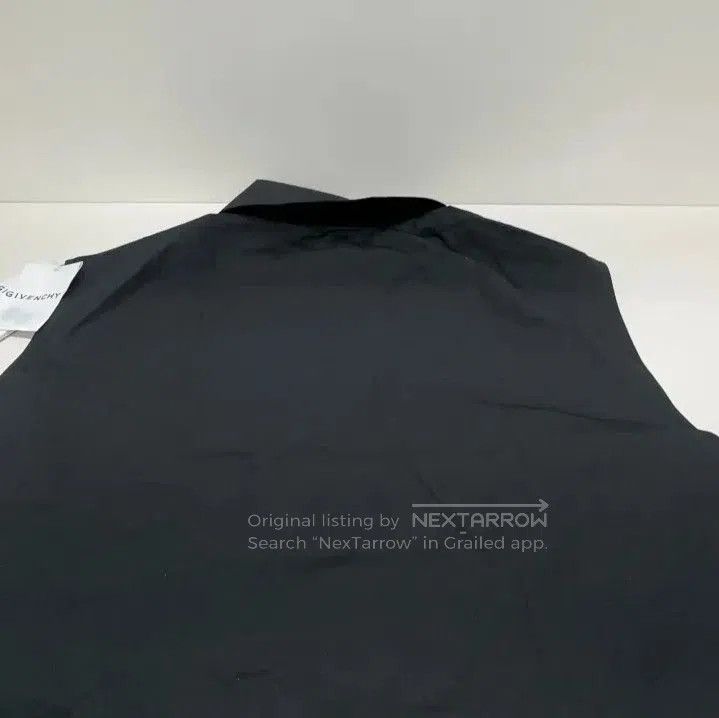Givenchy Givenchy SS23 Men's Solid Lapel Sleeveless Shirt. Size US XXS / EU 40 - 8 Thumbnail