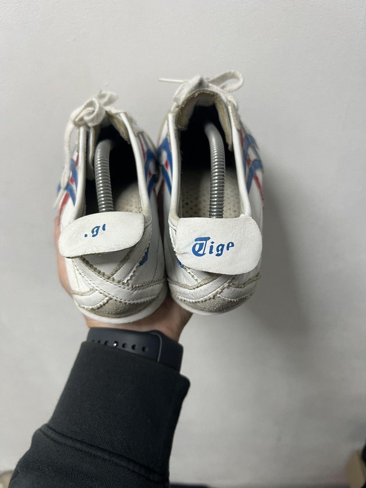 Asics Vintage Asics Onitsuka Tiger Low Top Sneakers Size US 9 / EU 42 - 4 Thumbnail