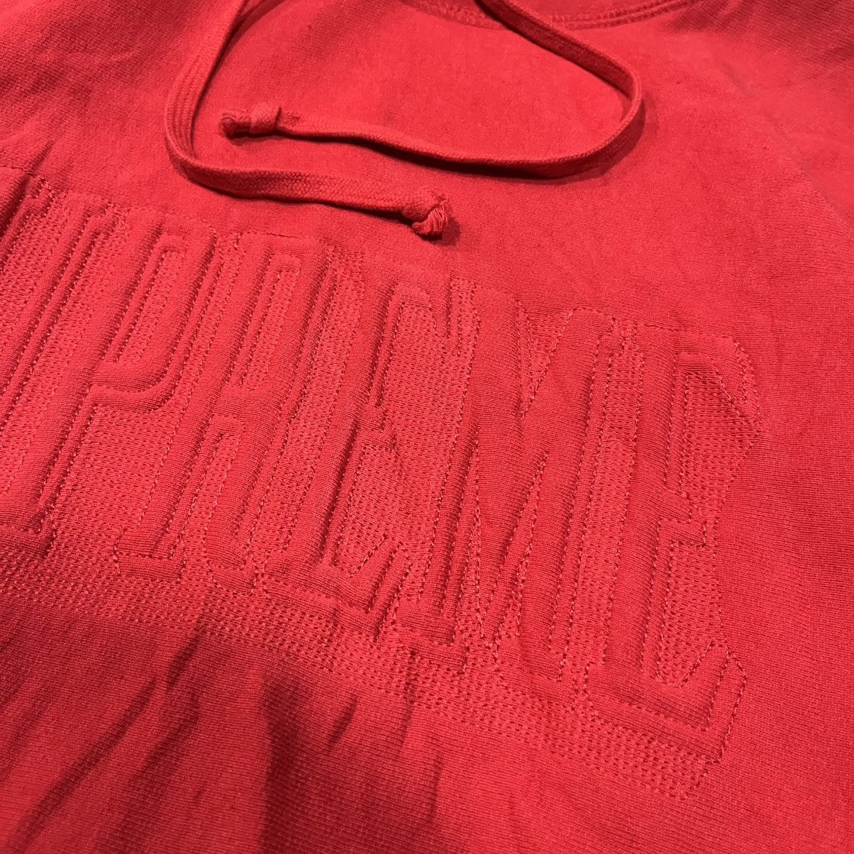 Supreme Supreme FW/16 Embroidered Hoodie Red on Red Size US L / EU 52-54 / 3 - 4 Thumbnail