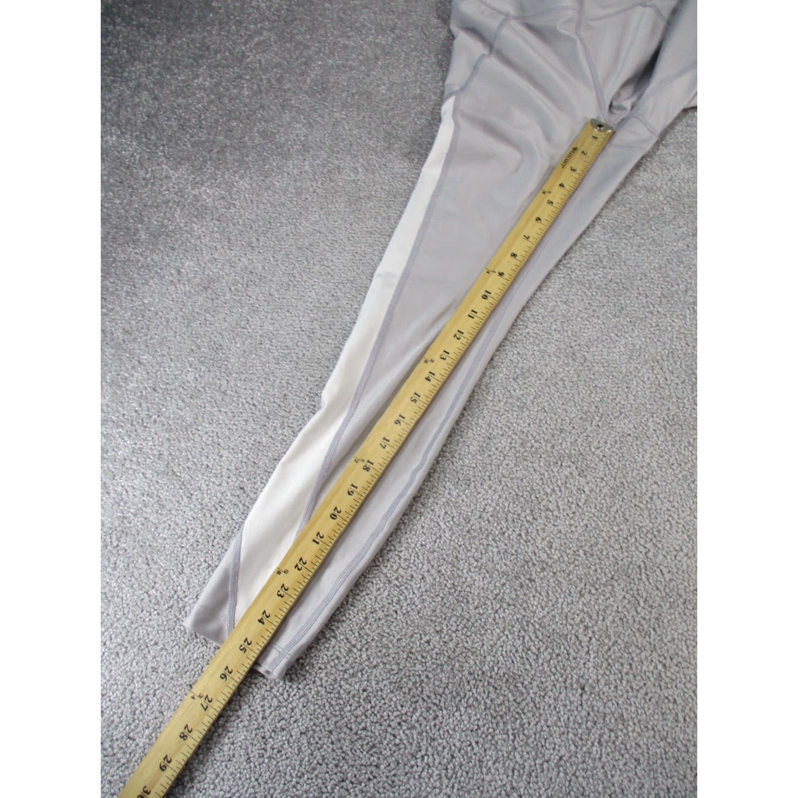 Nike Nike Leggings Womens Small Dri Fit Gray Crop Training Size 28" / US 6 / IT 42 - 3 Thumbnail