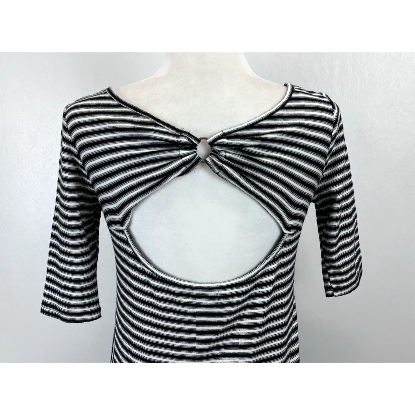 Free People Free People T Shirt Dress XS Striped Black White Back Cutout Bohemian Casual Short Sleeve Round Neck Women's Dress Size XS / US 0-2 / IT 36-38 - 6 Thumbnail