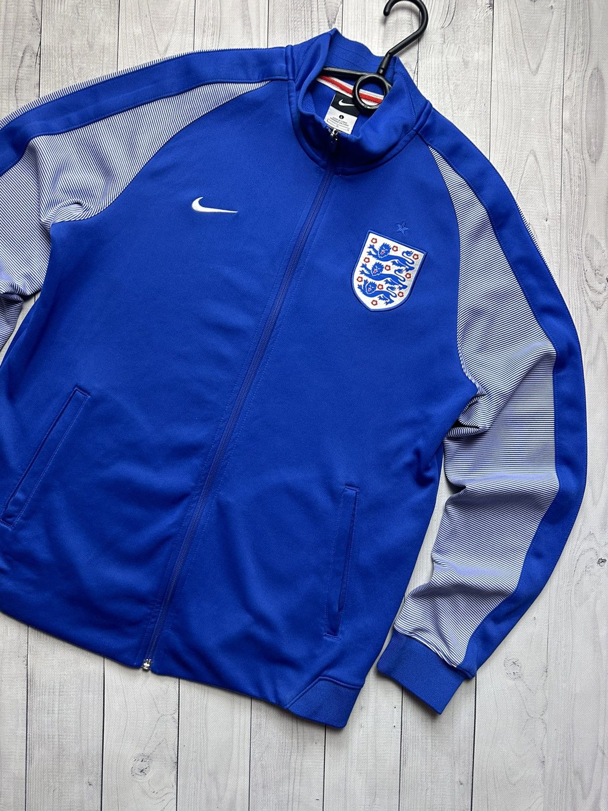 Nike × Vintage Vintage Nike England soccer jacket size L Size US L / EU 52-54 / 3 - 2 Thumbnail
