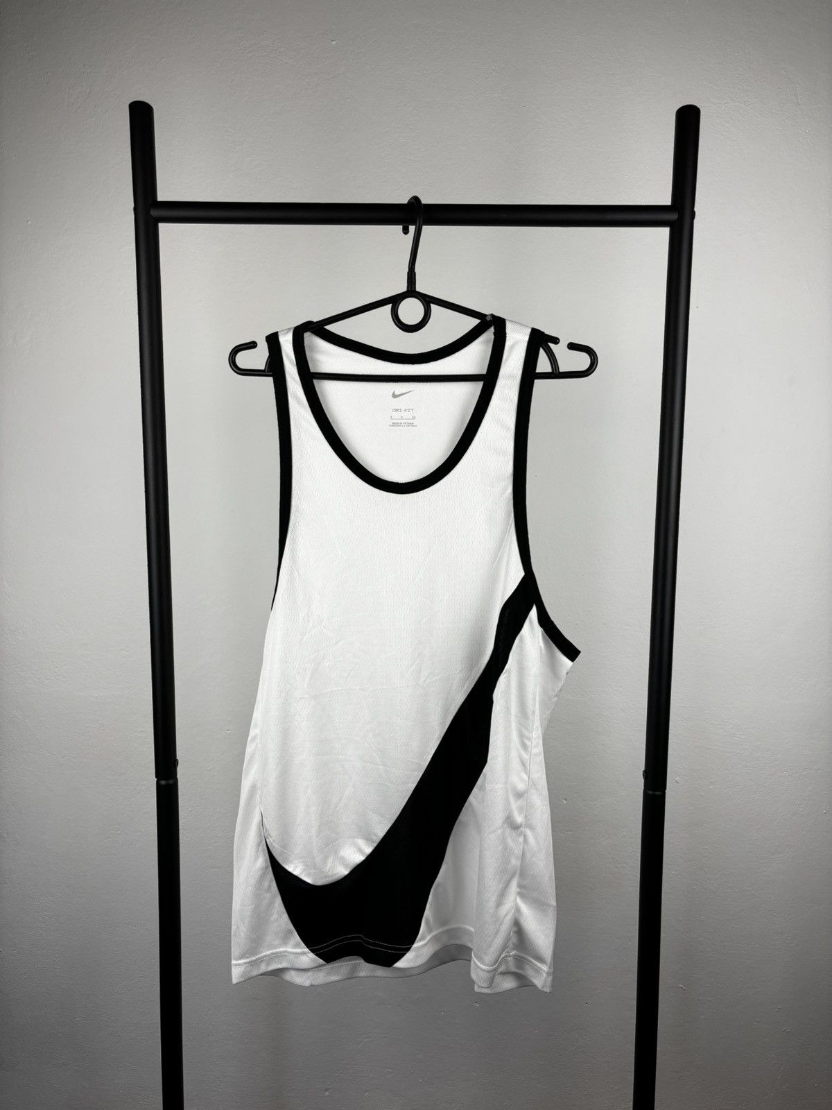 Nike Nike big swoosh oversized tank tops size S Size US S / EU 44-46 / 1 - 1 Thumbnail