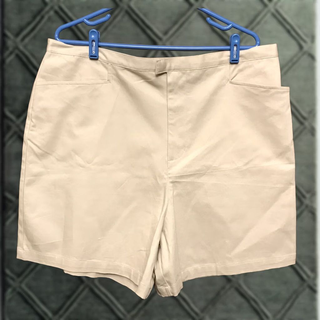Vintage Relativity Chino Shorts Stretch Pockets Cement Size 20W Women's High Rise 16" Inseam NWT Modern Casual, Plus Size Size 42" / US 20 - 1 Thumbnail