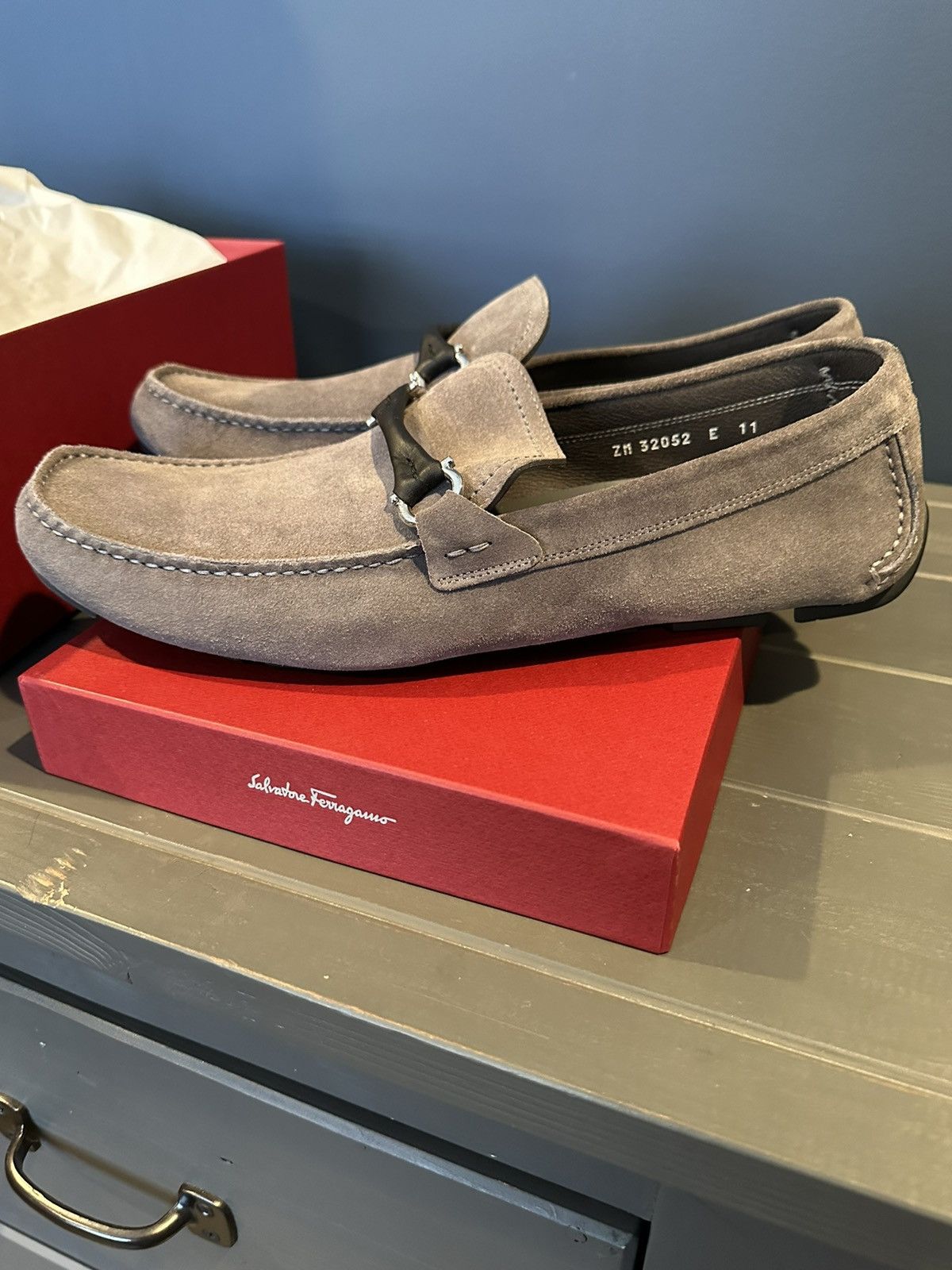 image of Salvatore Ferragamo Granprix Suede Drivers Loafers 11 in Grey, Men's
