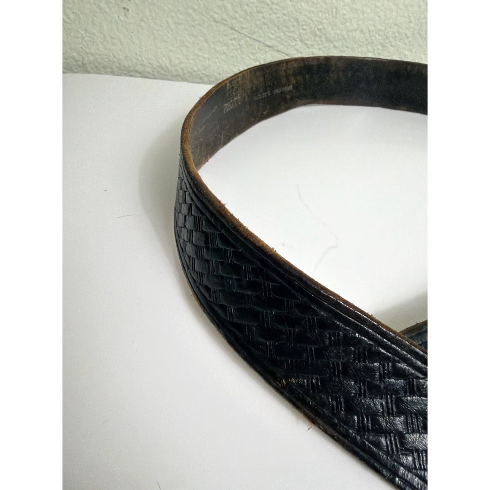 Vintage Butler’s Uniform Mens Belt 38 Brown Leather Embossed Distressed Leather Belt Size 38 - 4 Thumbnail