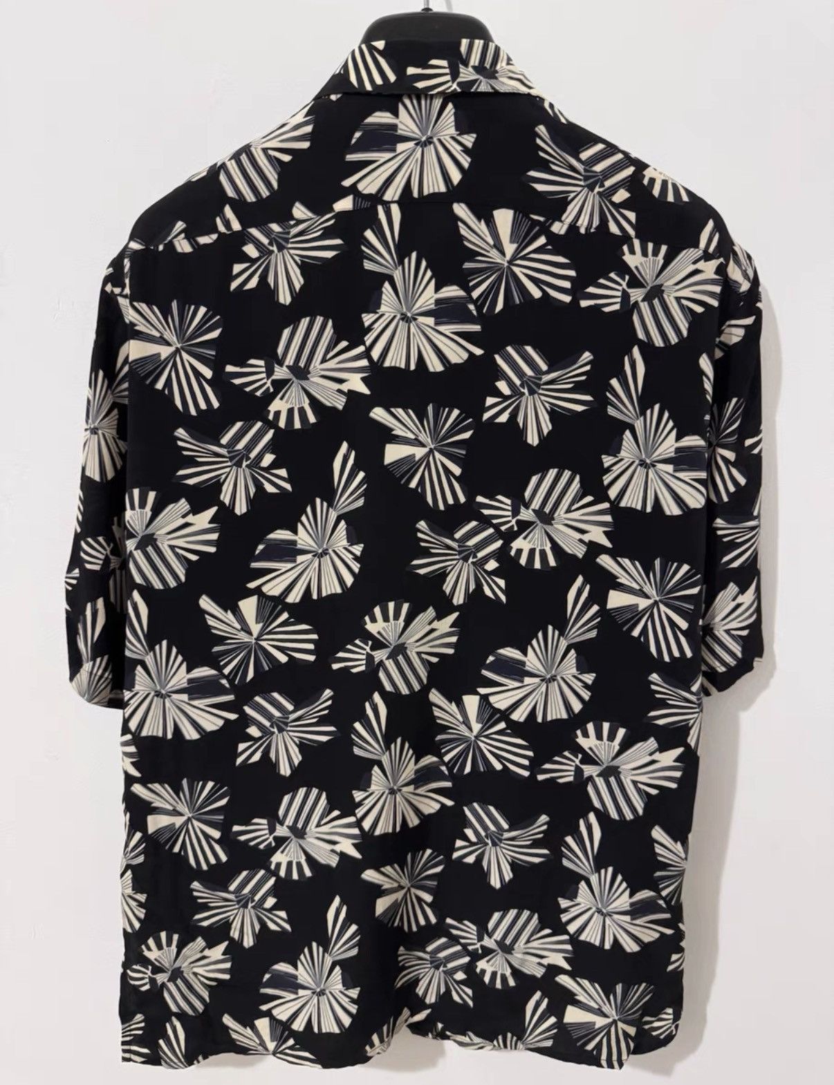 Saint Laurent Paris Saint Laurent Silk All-Over Origami Geometric Floral Shirt Size US L / EU 52-54 / 3 - 2 Thumbnail