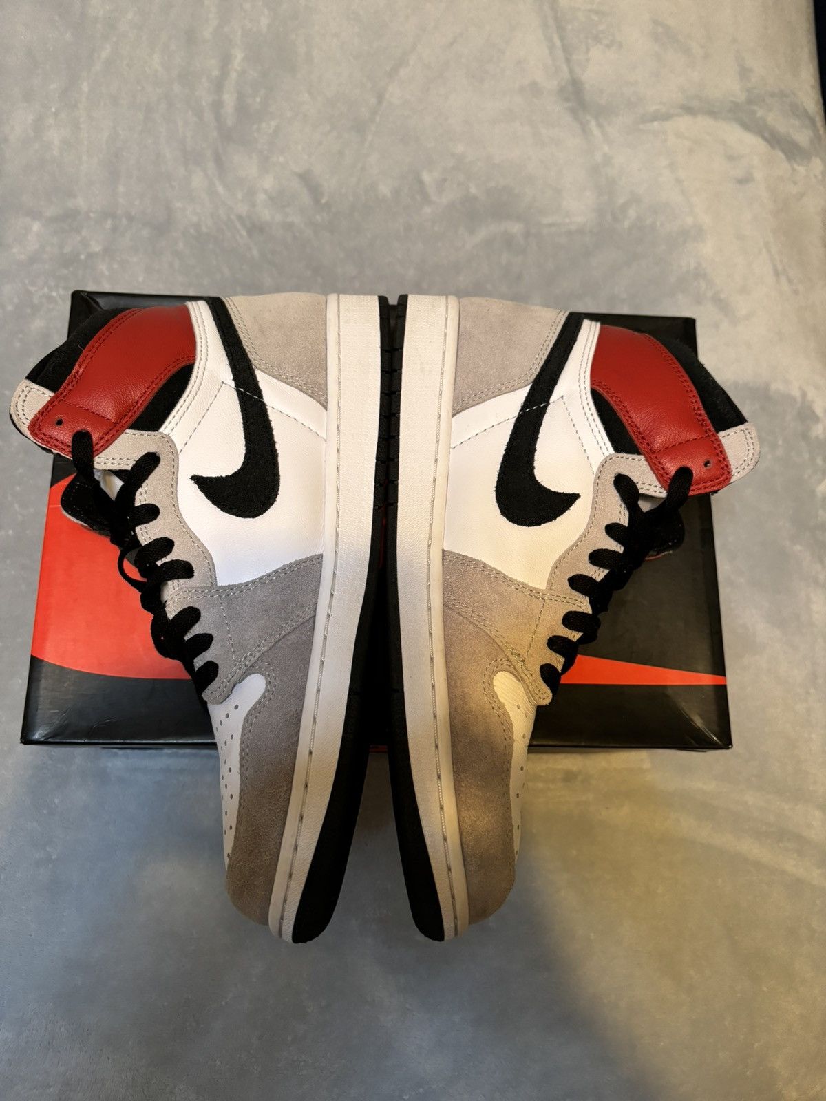 Jordan Brand Jordan 1 Retro High OG Smoke Gray 2020 Size 10 Size US 10 / EU 43 - 4 Thumbnail