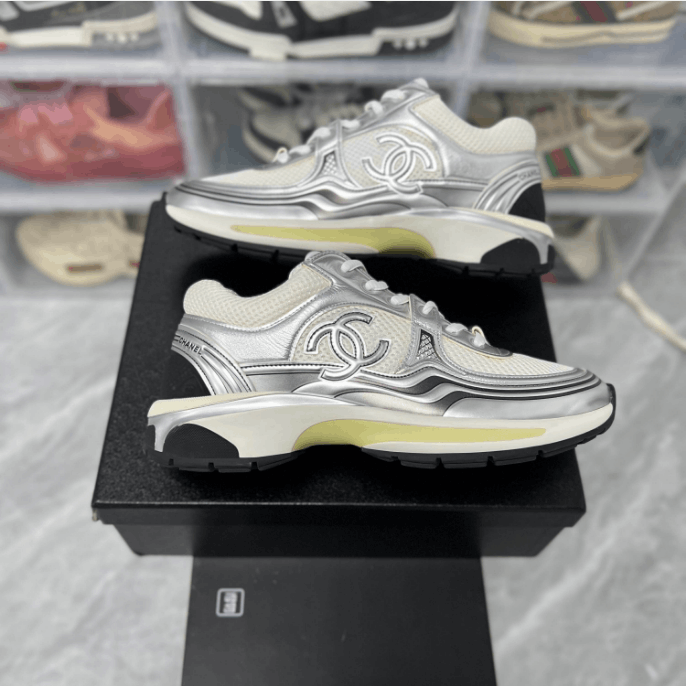 Chanel Chanel Low-Top Sneakers Size US 9 / IT 39 - 3 Thumbnail