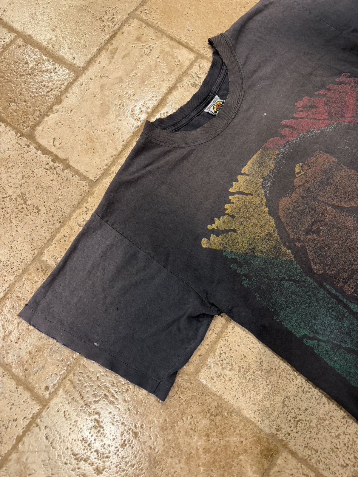 Vintage Vintage Bob Marley Thrashed Faded Early 90’s Jamaica Tee Size US XL / EU 56 / 4 - 6 Thumbnail