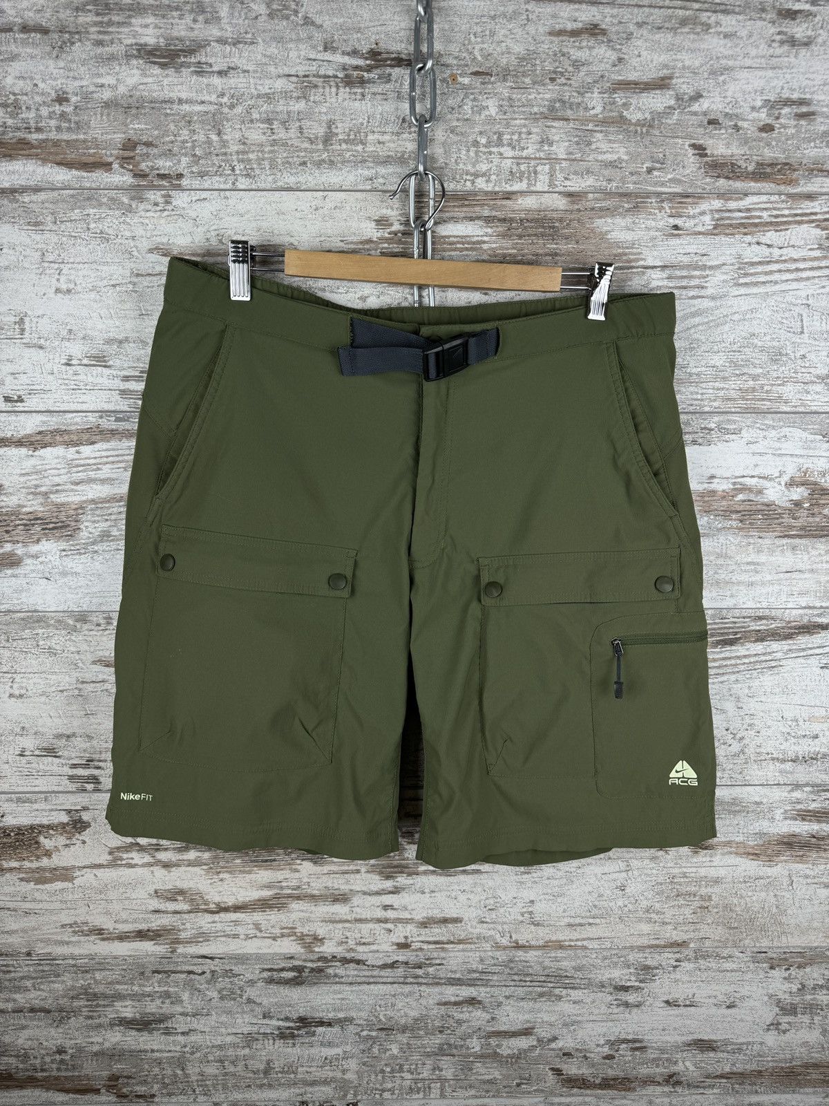 image of Mens Vintage Nike Acg Cargo Shorts Multipocket Military Y2K in Green (Size 34)