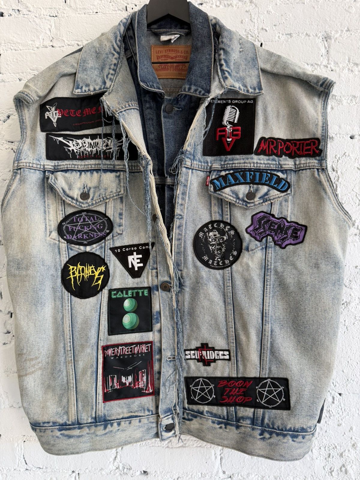 Vetements WINTER 2018 VETEMENTS METAL BATTLE VEST Size US S / EU 44-46 / 1 - 2 Thumbnail