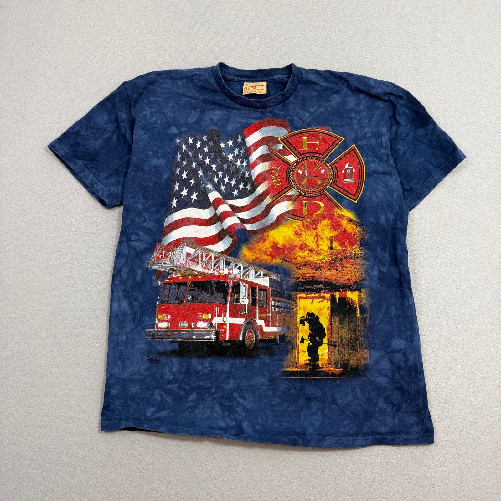 Vintage Vintage The Mountain Blue Firefighter Fire Truck Shirt XL Size US XL / EU 56 / 4 - 1 Thumbnail