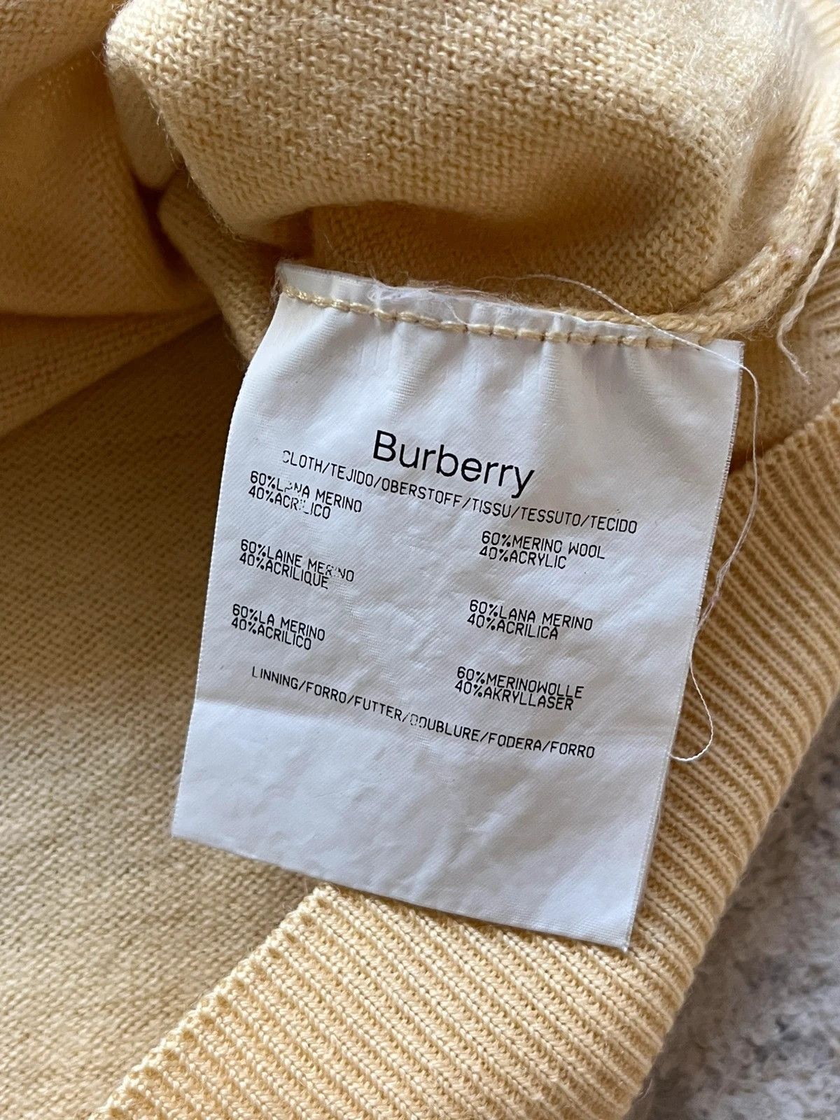 Burberry Burberry London Size 4 / S V Neck Sweater Size US S / EU 44-46 / 1 - 7 Thumbnail
