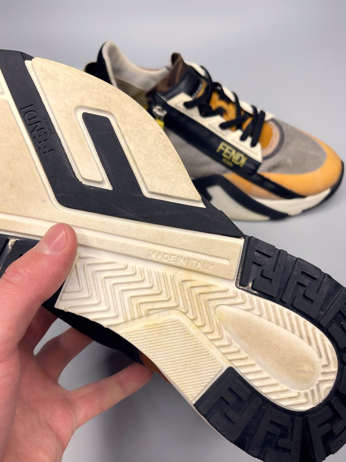 Fendi Fendi Flow Sneakers Low Top Size US 8 / EU 41 - 14 Thumbnail