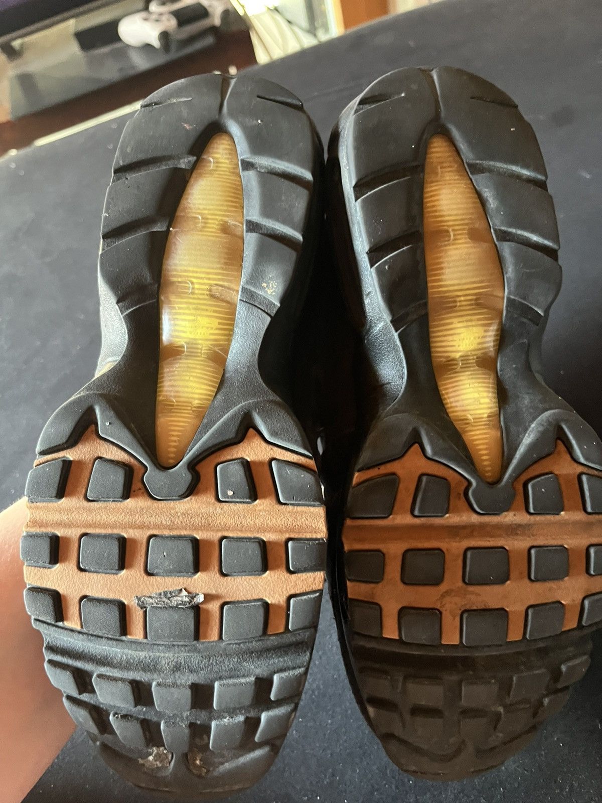Nike Nike Airmax 95 Size US 7 / EU 40 - 2 Thumbnail