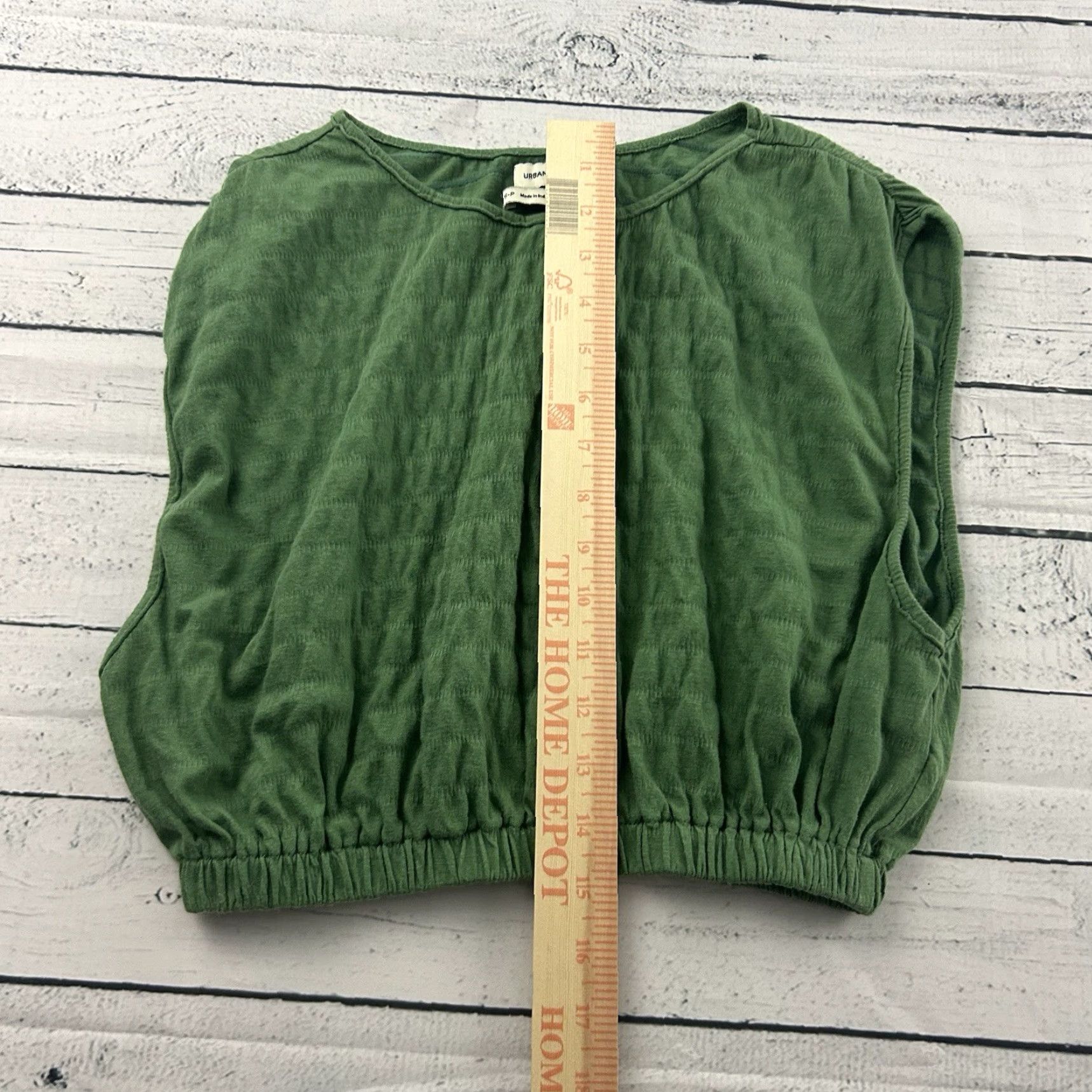 Urban Outfitters VINTAGE Urban Outfitters Cropped Cap Sleeve Top Women S Green Blouse Shirt Womens Cap Sleeve Cropped Green Urban Outfitters S Womens Size S / US 4 / IT 40 - 4 Thumbnail