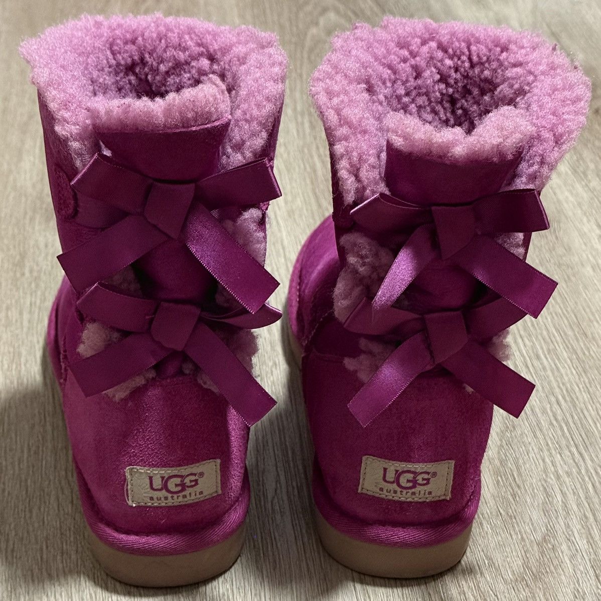 Ugg UGG Australia Bailey Bow Suede Wool Shearling Boots Size 7 Size US 7 / IT 37 - 5 Thumbnail
